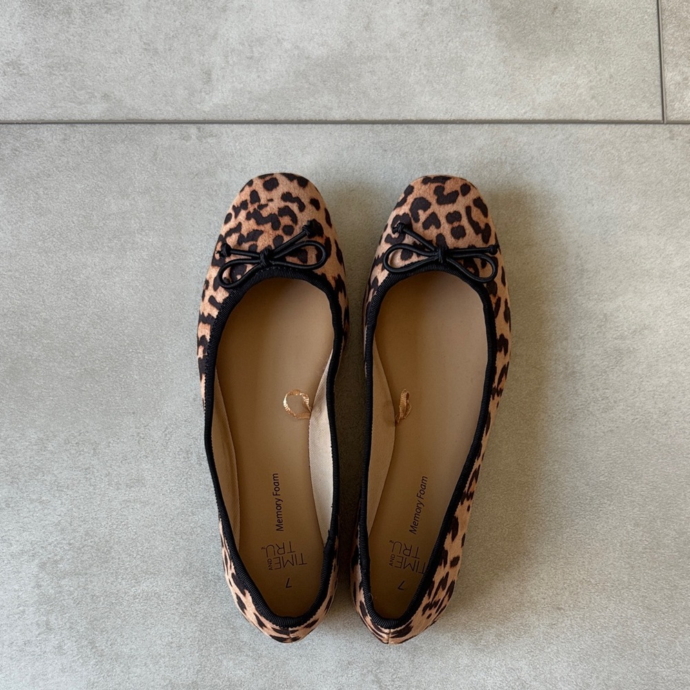 Size 7, Time and Tru cheetah flats